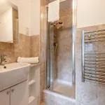 2 Bed 2 Bath With Parking Near Pinewood/Wexham Hospital